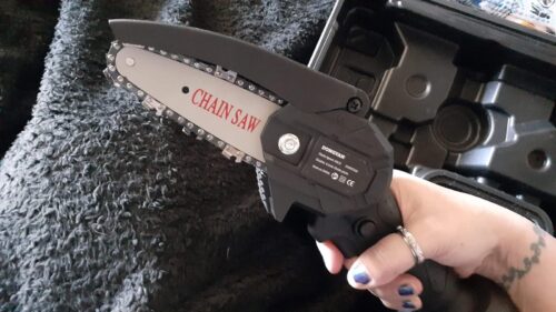 Elektrisk Kedjesåg Trådlös 88V med 2 Batterier för Trädgård och Beskärning photo review