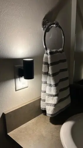 LED-nattlampa för eluttag photo review