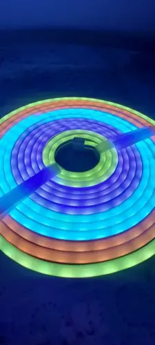 RGBiC Neonljusslang – Flexibel vattentät LED-remsa med fjärrkontroll och smartphone-styrning photo review