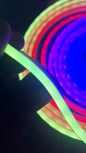 RGBiC Neonljusslang – Flexibel vattentät LED-remsa med fjärrkontroll och smartphone-styrning photo review