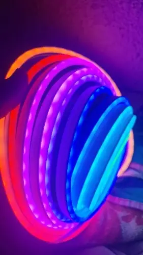 RGBiC Neonljusslang – Flexibel vattentät LED-remsa med fjärrkontroll och smartphone-styrning photo review