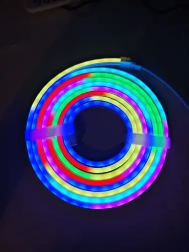 RGBiC Neonljusslang – Flexibel vattentät LED-remsa med fjärrkontroll och smartphone-styrning photo review