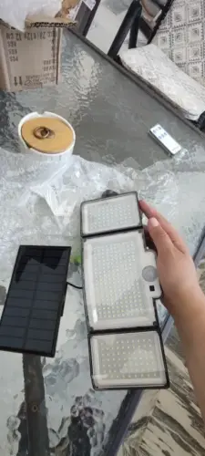 Solcellslampa Utomhus Vägg 348 LED – Rörelsevakt & IP65 Vattentät photo review