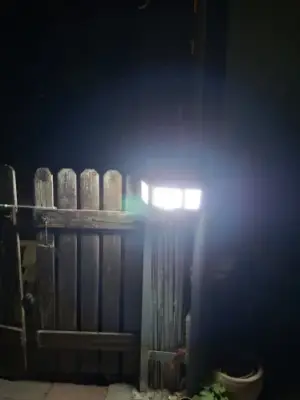 Solcellslampa Utomhus Vägg 348 LED – Rörelsevakt & IP65 Vattentät photo review