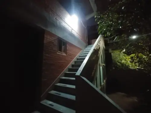 Solcellslampa Utomhus Vägg 348 LED – Rörelsevakt & IP65 Vattentät photo review