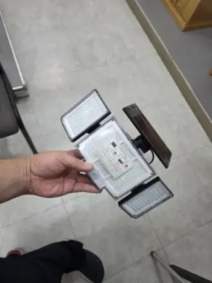 Solcellslampa Utomhus Vägg 348 LED – Rörelsevakt & IP65 Vattentät photo review